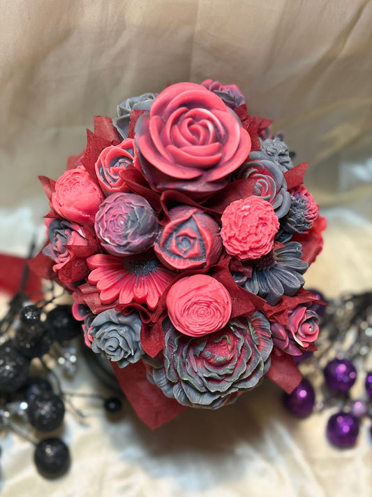 Luxury Soy Wax Candle Bouquet – Red & Black
