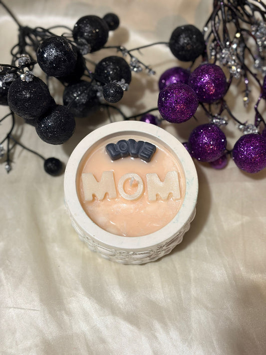 Love Mom Candle - Mother's Day Gift