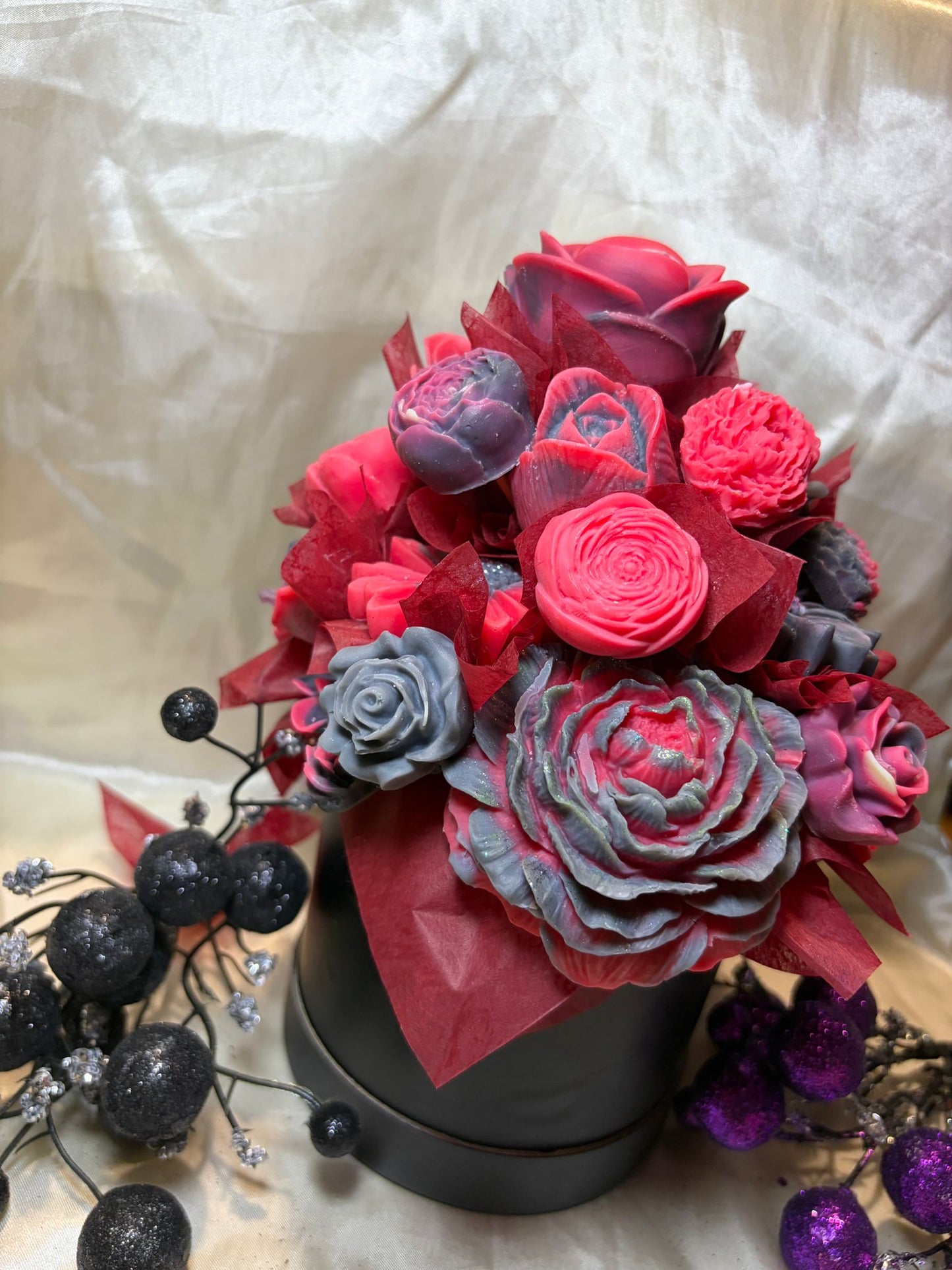 Luxury Soy Wax Candle Bouquet – Red & Black