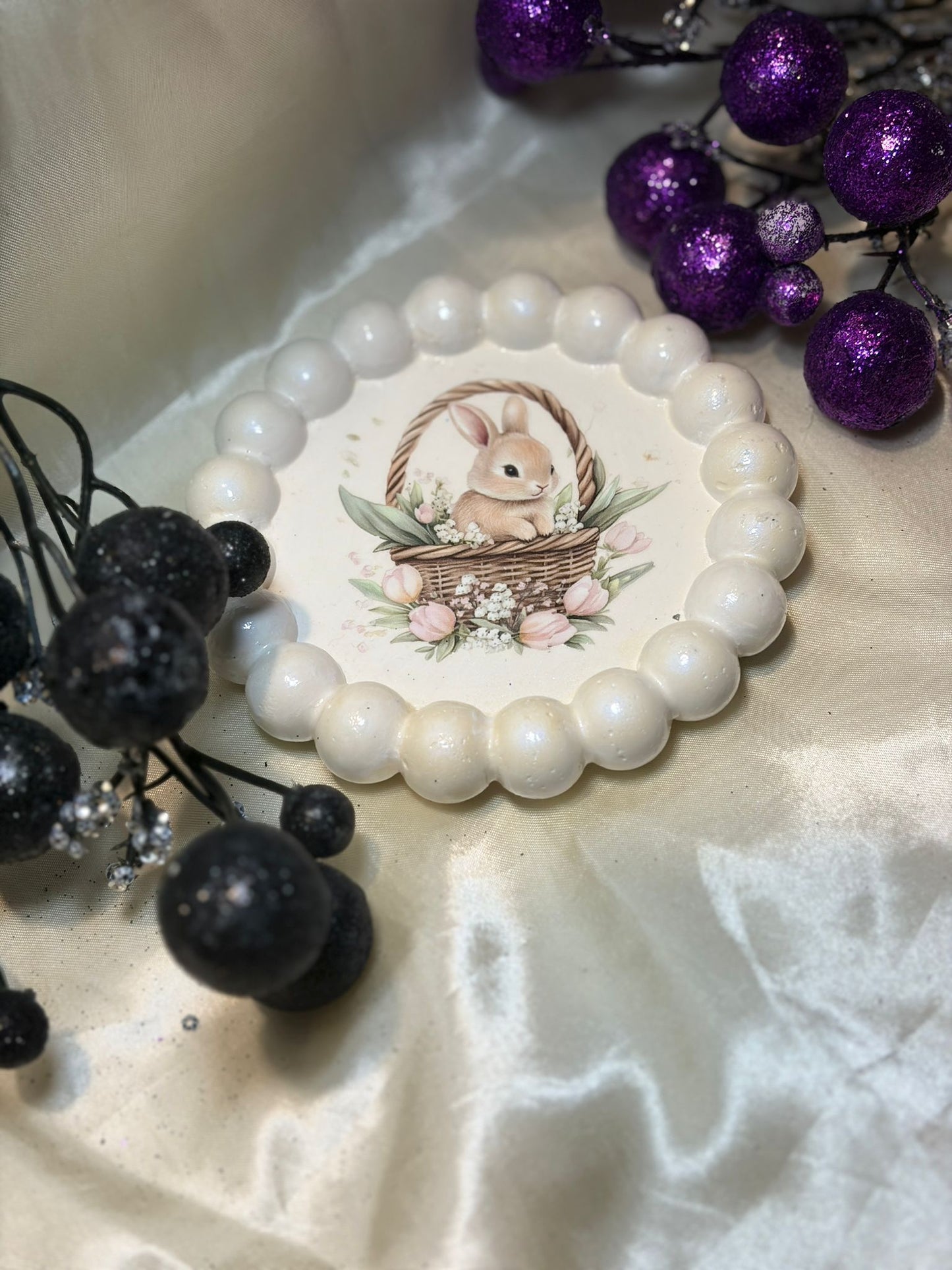 Easter Round Beaded Tray – Bunny in Basket