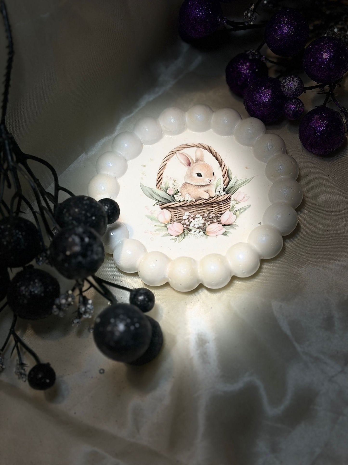 Easter Round Beaded Tray – Bunny in Basket